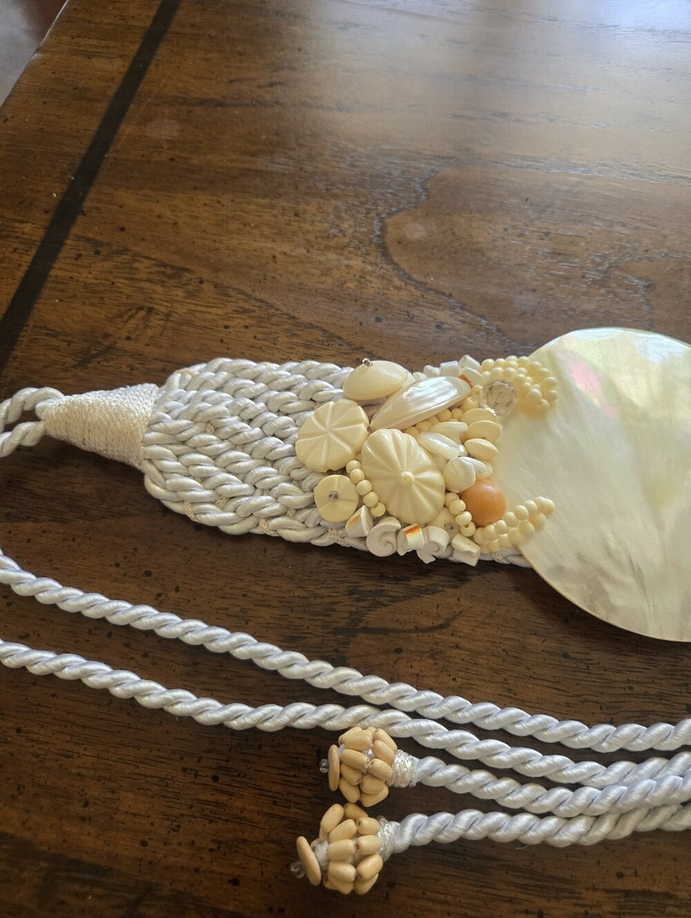 Sher Mark Las Vegas Cream Shell Waist Belt with Beaded Accents - Picture 3 of 5
